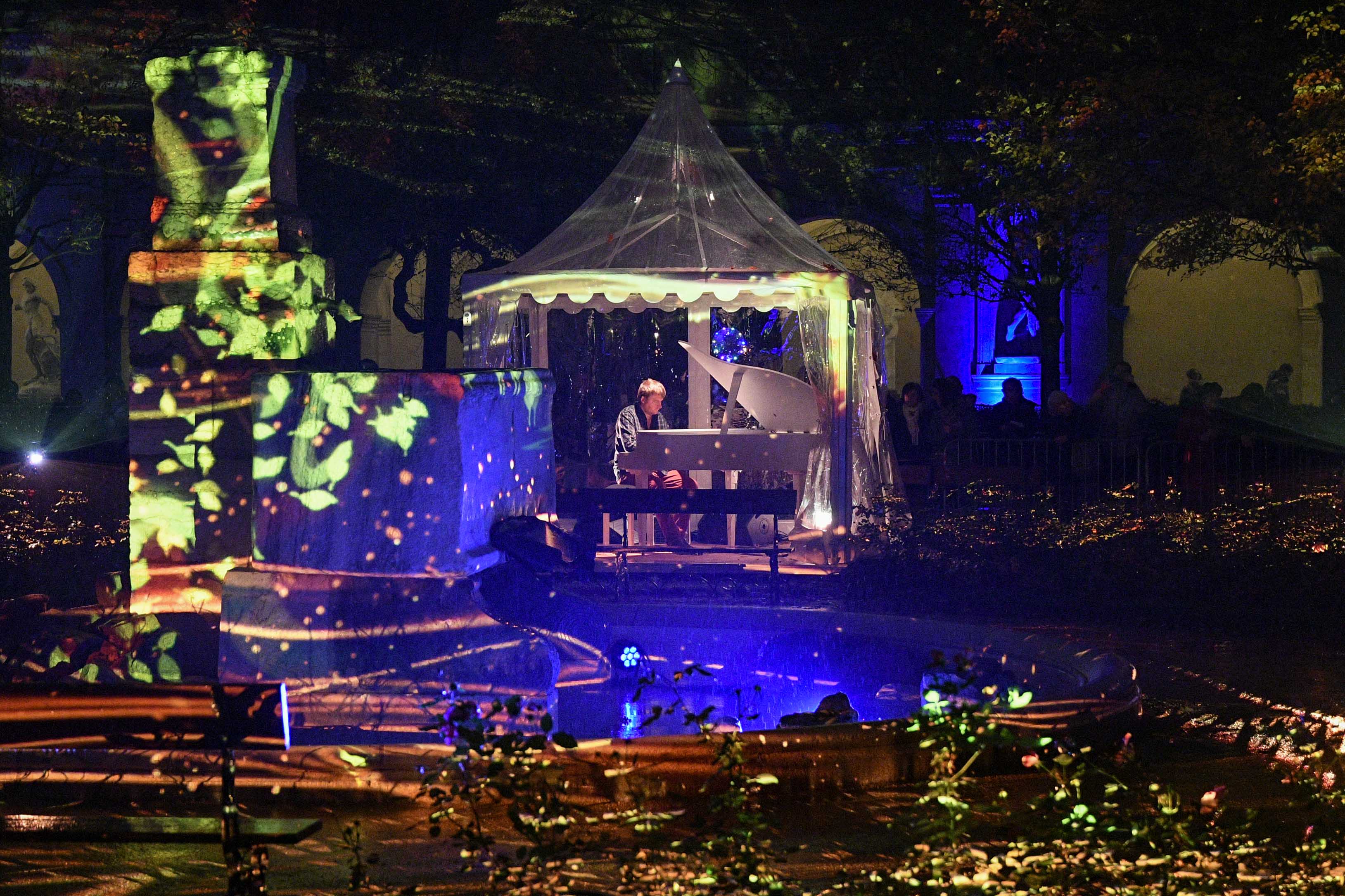 Louis-Thibault au piano